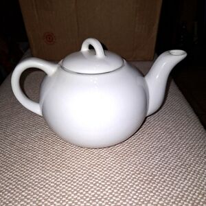 Himark ceramic coffee/tea pot in excellent condition.